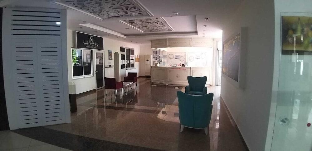 Grand Ati̇Lla Hotel 阿拉尼亚 外观 照片