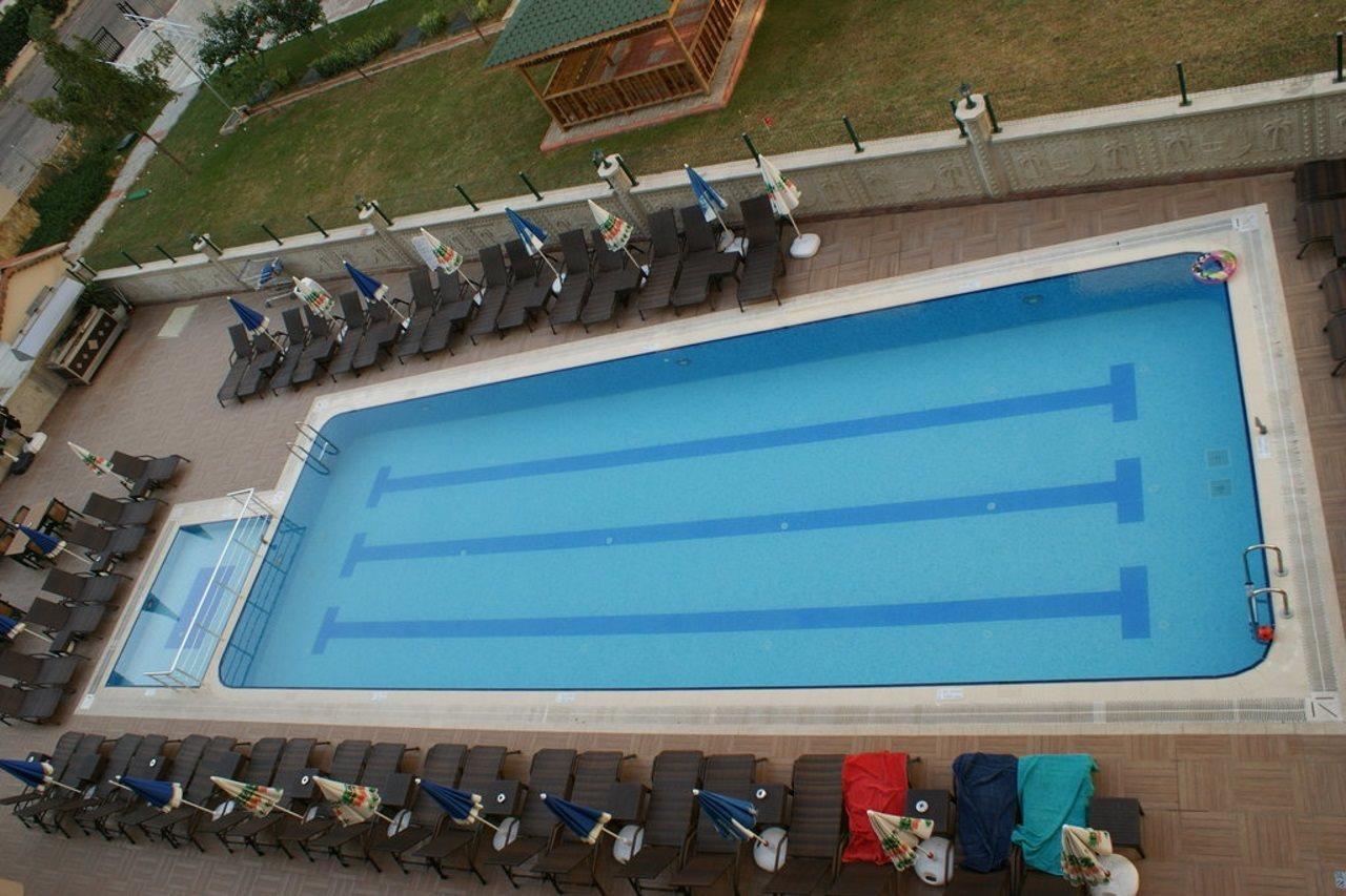 Grand Ati̇Lla Hotel 阿拉尼亚 外观 照片