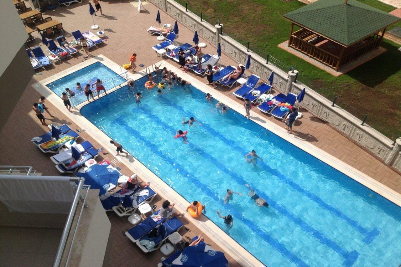Grand Ati̇Lla Hotel 阿拉尼亚 外观 照片
