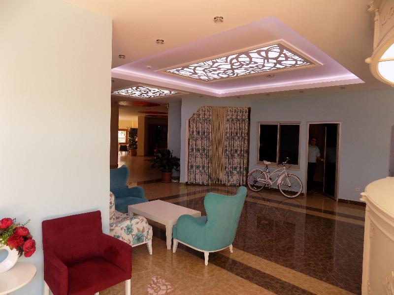 Grand Ati̇Lla Hotel 阿拉尼亚 外观 照片