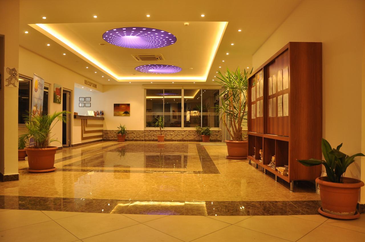 Grand Ati̇Lla Hotel 阿拉尼亚 外观 照片